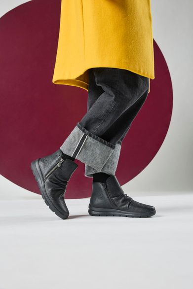 Rieker řasený kotník se zipem a membránou černý Z0056-00