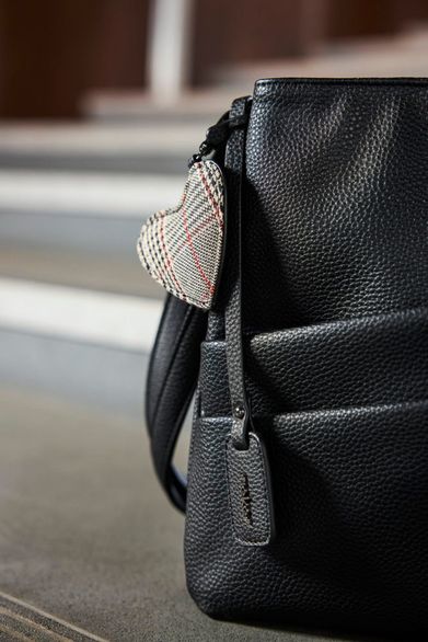 Rieker crossbody kabelka černá se srdcem H1005-02