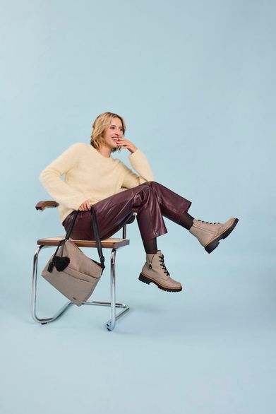 Rieker crossbody kabelka béžová se srdcem H1005-90